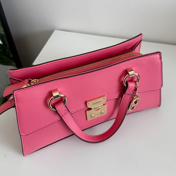 NWT GUESS Handbag (with optional crossbody strap) - Picture 4 of 8